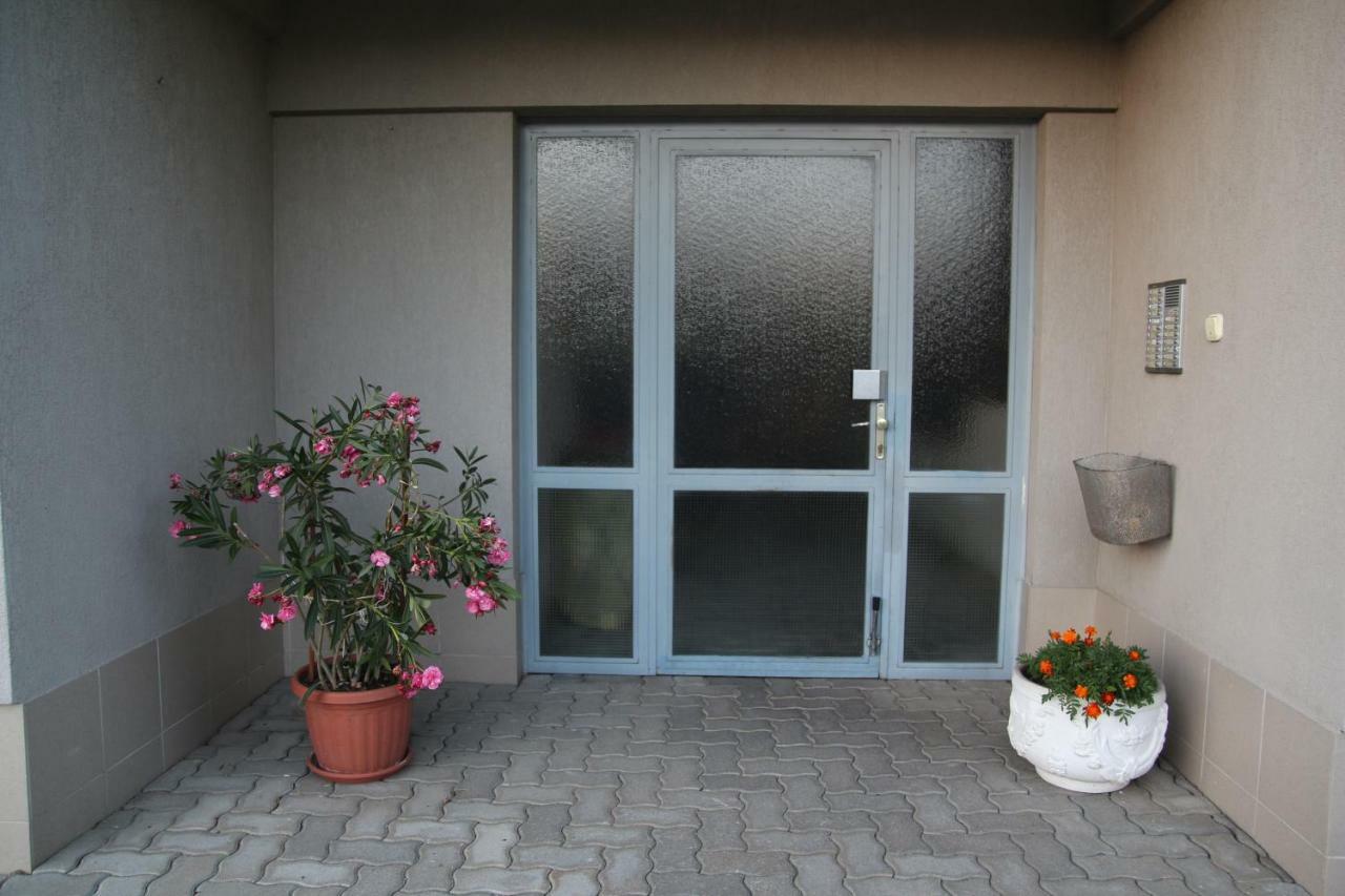 Apartment With Swing Хевиз Экстерьер фото